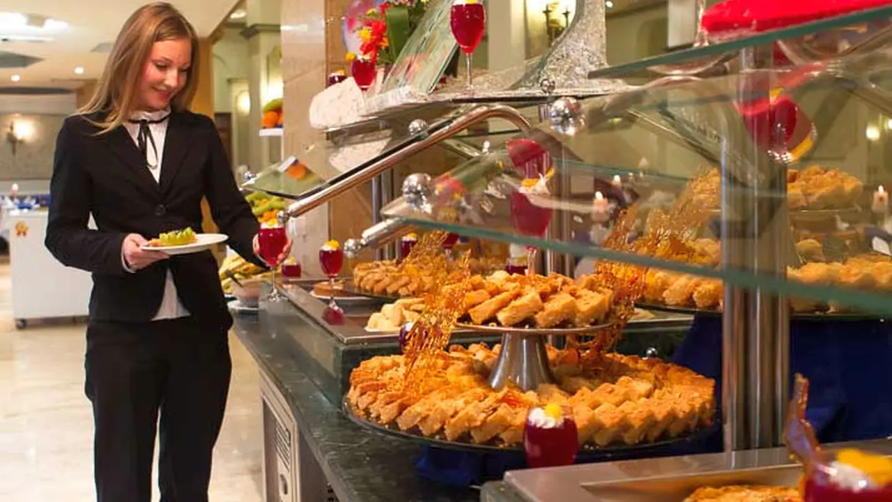 الفندق تيتانيك بيتش - الغردقة